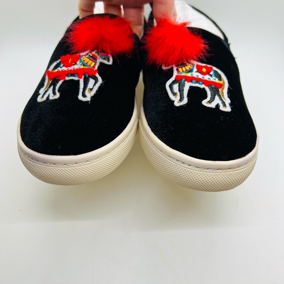 NWT Soludos Velvet Show Pony Sneaker Black and Red Pom Poms Size 5.5 - Picture 9 of 15